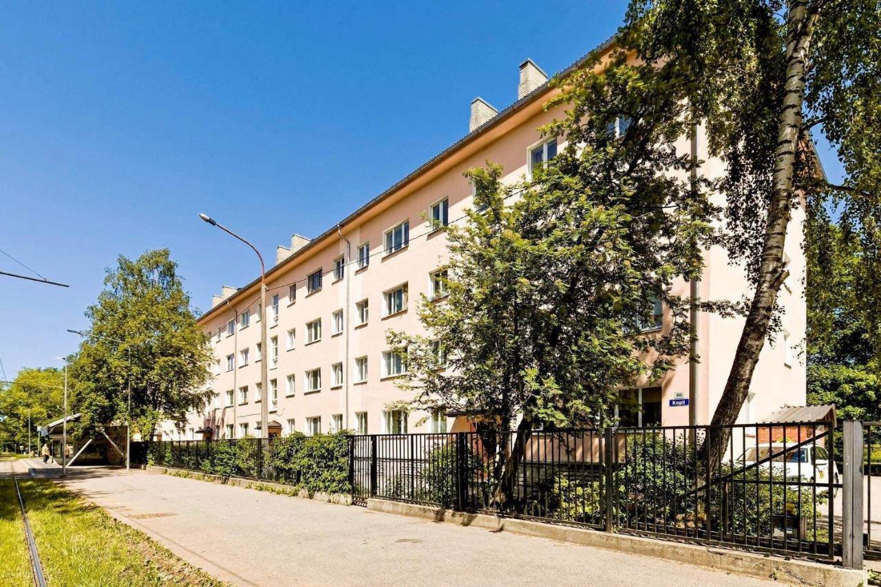 Sunny Apartment, 7 Min With Tram To The Old Town ทาลลินน์ ภายนอก รูปภาพ