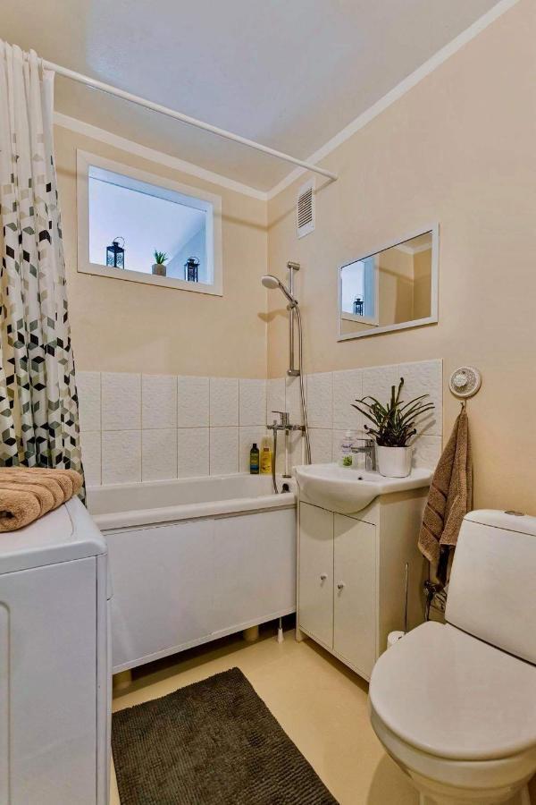 Sunny Apartment, 7 Min With Tram To The Old Town ทาลลินน์ ภายนอก รูปภาพ