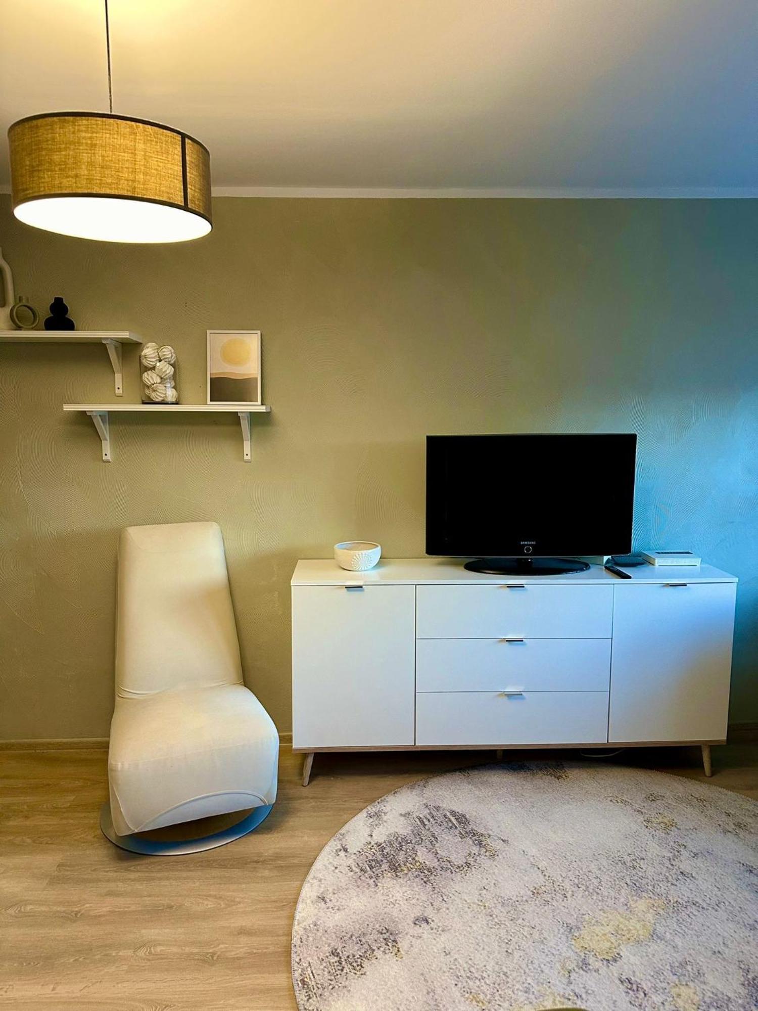 Sunny Apartment, 7 Min With Tram To The Old Town ทาลลินน์ ภายนอก รูปภาพ