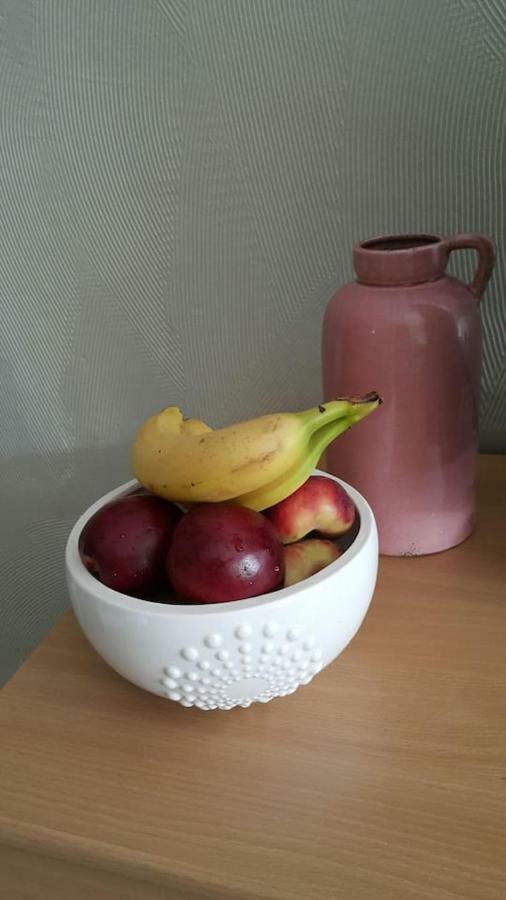 Sunny Apartment, 7 Min With Tram To The Old Town ทาลลินน์ ภายนอก รูปภาพ